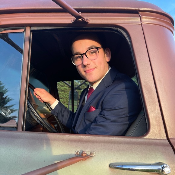 Meet your Posher, Zach - Picture 6 of 16